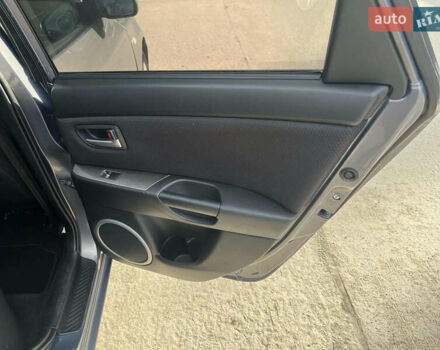 Сірий Мазда 3, об'ємом двигуна 1.6 л та пробігом 266 тис. км за 4300 $, фото 8 на Automoto.ua