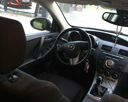 Серый Мазда 3, объемом двигателя 1.6 л и пробегом 210 тыс. км за 6500 $, фото 6 на Automoto.ua