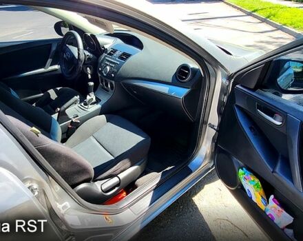 Сірий Мазда 3, об'ємом двигуна 1.6 л та пробігом 180 тис. км за 7000 $, фото 5 на Automoto.ua