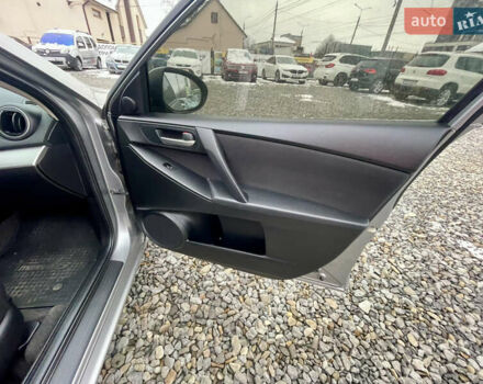 Сірий Мазда 3, об'ємом двигуна 1.6 л та пробігом 240 тис. км за 6300 $, фото 19 на Automoto.ua