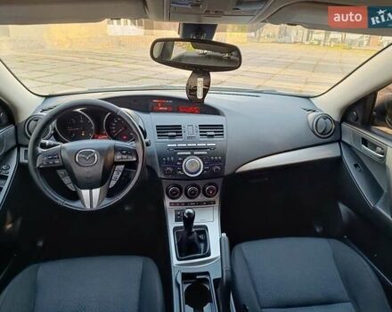 Серый Мазда 3, объемом двигателя 1.6 л и пробегом 240 тыс. км за 5999 $, фото 19 на Automoto.ua