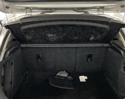 Сірий Мазда 3, об'ємом двигуна 1.56 л та пробігом 240 тис. км за 4700 $, фото 9 на Automoto.ua