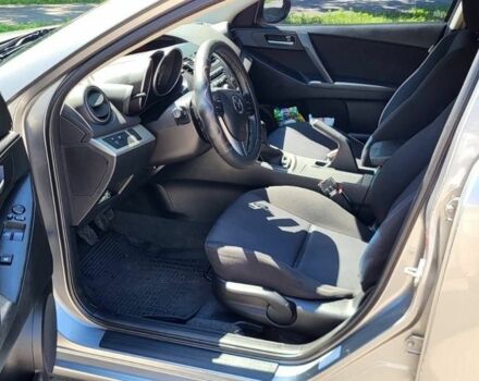 Серый Мазда 3, объемом двигателя 1.6 л и пробегом 180 тыс. км за 6600 $, фото 5 на Automoto.ua