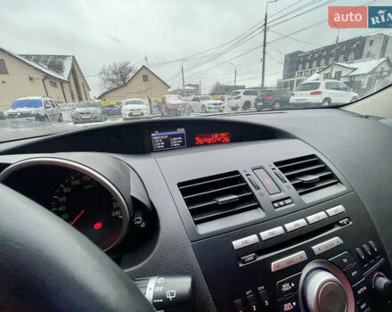 Сірий Мазда 3, об'ємом двигуна 1.6 л та пробігом 240 тис. км за 6300 $, фото 28 на Automoto.ua
