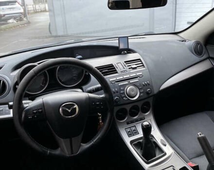 Серый Мазда 3, объемом двигателя 1.56 л и пробегом 240 тыс. км за 4700 $, фото 6 на Automoto.ua