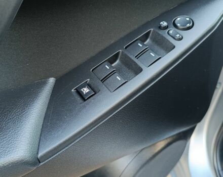 Сірий Мазда 3, об'ємом двигуна 1.6 л та пробігом 240 тис. км за 5999 $, фото 19 на Automoto.ua