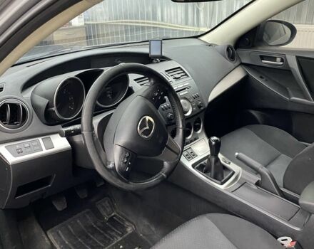 Серый Мазда 3, объемом двигателя 1.6 л и пробегом 300 тыс. км за 4500 $, фото 7 на Automoto.ua