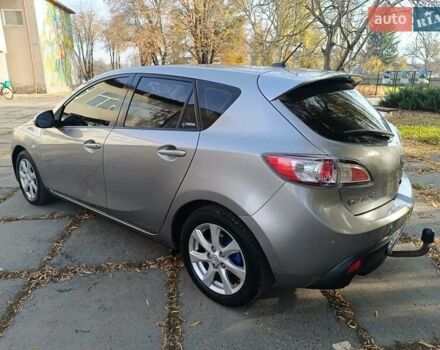 Серый Мазда 3, объемом двигателя 1.6 л и пробегом 240 тыс. км за 5999 $, фото 6 на Automoto.ua