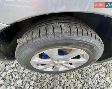 Сірий Мазда 3, об'ємом двигуна 1.6 л та пробігом 240 тис. км за 6300 $, фото 17 на Automoto.ua