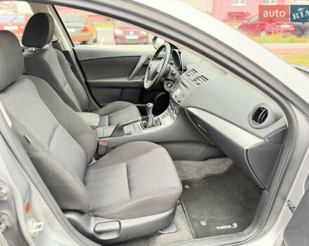 Серый Мазда 3, объемом двигателя 1.6 л и пробегом 75 тыс. км за 8750 $, фото 76 на Automoto.ua