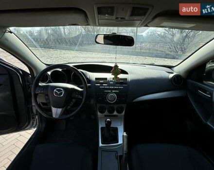 Сірий Мазда 3, об'ємом двигуна 1.56 л та пробігом 272 тис. км за 6000 $, фото 14 на Automoto.ua