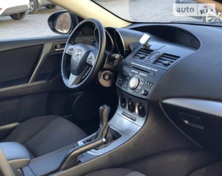 Серый Мазда 3, объемом двигателя 1.6 л и пробегом 264 тыс. км за 6500 $, фото 13 на Automoto.ua