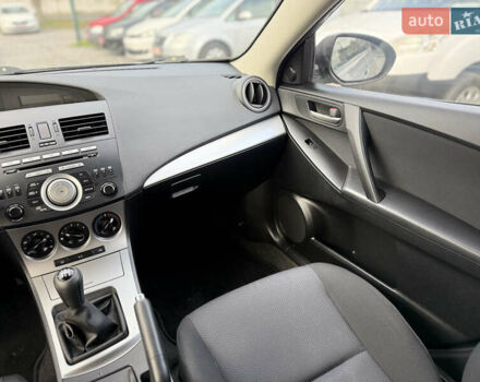 Серый Мазда 3, объемом двигателя 1.6 л и пробегом 229 тыс. км за 6750 $, фото 15 на Automoto.ua