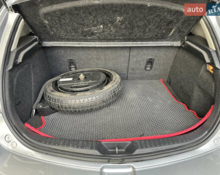 Серый Мазда 3, объемом двигателя 2.49 л и пробегом 333 тыс. км за 7800 $, фото 25 на Automoto.ua