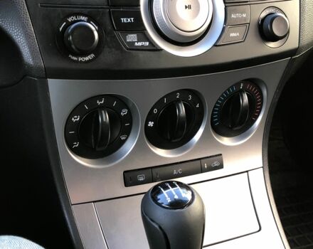 Серый Мазда 3, объемом двигателя 1.6 л и пробегом 268 тыс. км за 7000 $, фото 7 на Automoto.ua