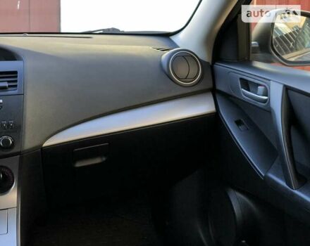 Серый Мазда 3, объемом двигателя 1.6 л и пробегом 264 тыс. км за 6500 $, фото 22 на Automoto.ua