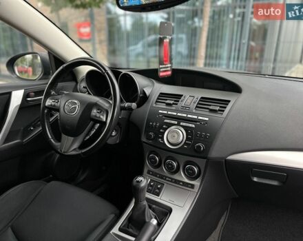 Сірий Мазда 3, об'ємом двигуна 1.6 л та пробігом 239 тис. км за 6800 $, фото 48 на Automoto.ua