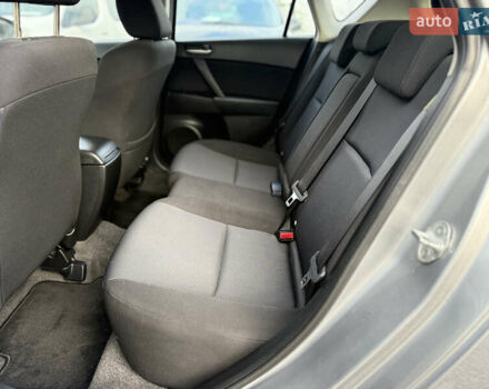 Серый Мазда 3, объемом двигателя 1.6 л и пробегом 229 тыс. км за 6750 $, фото 16 на Automoto.ua