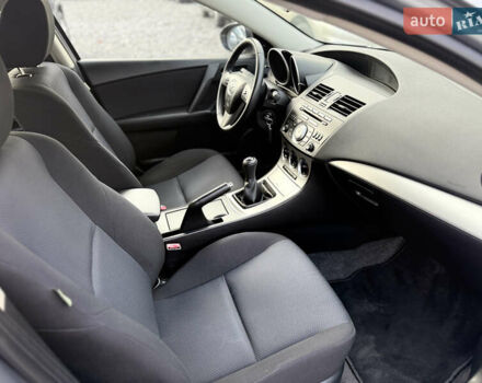 Серый Мазда 3, объемом двигателя 1.6 л и пробегом 229 тыс. км за 6750 $, фото 19 на Automoto.ua