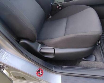 Сірий Мазда 3, об'ємом двигуна 1.6 л та пробігом 224 тис. км за 7400 $, фото 25 на Automoto.ua
