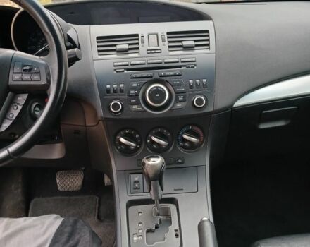 Серый Мазда 3, объемом двигателя 2 л и пробегом 195 тыс. км за 7900 $, фото 4 на Automoto.ua