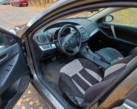 Серый Мазда 3, объемом двигателя 2 л и пробегом 195 тыс. км за 7200 $, фото 4 на Automoto.ua