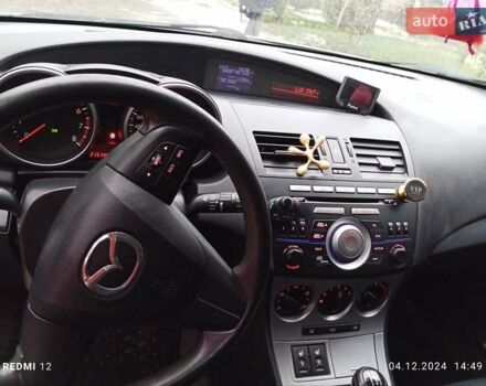 Сірий Мазда 3, об'ємом двигуна 1.6 л та пробігом 215 тис. км за 6300 $, фото 3 на Automoto.ua