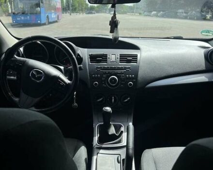 Сірий Мазда 3, об'ємом двигуна 1.6 л та пробігом 300 тис. км за 6600 $, фото 7 на Automoto.ua