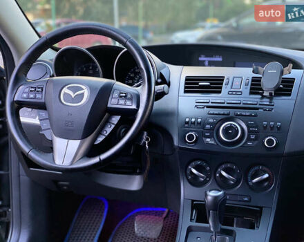 Сірий Мазда 3, об'ємом двигуна 2 л та пробігом 150 тис. км за 8599 $, фото 11 на Automoto.ua