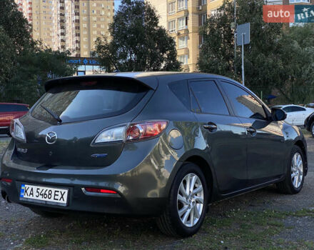 Сірий Мазда 3, об'ємом двигуна 2 л та пробігом 150 тис. км за 8599 $, фото 5 на Automoto.ua