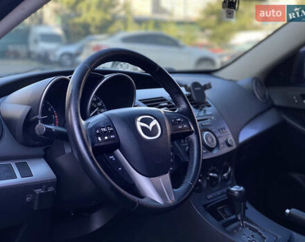 Сірий Мазда 3, об'ємом двигуна 2 л та пробігом 150 тис. км за 8599 $, фото 7 на Automoto.ua