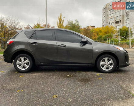 Сірий Мазда 3, об'ємом двигуна 1.56 л та пробігом 300 тис. км за 7299 $, фото 3 на Automoto.ua