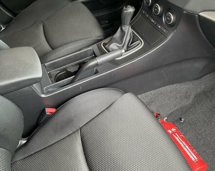 Серый Мазда 3, объемом двигателя 1.6 л и пробегом 164 тыс. км за 8500 $, фото 16 на Automoto.ua