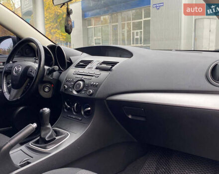 Сірий Мазда 3, об'ємом двигуна 1.56 л та пробігом 300 тис. км за 7299 $, фото 9 на Automoto.ua