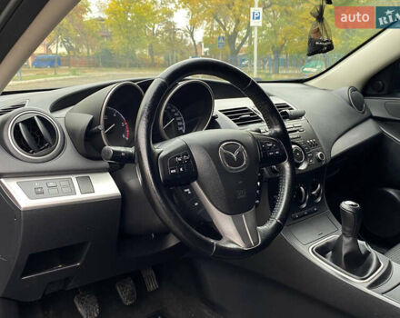 Сірий Мазда 3, об'ємом двигуна 1.56 л та пробігом 300 тис. км за 7299 $, фото 8 на Automoto.ua