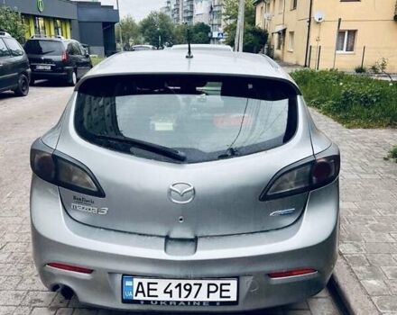 Серый Мазда 3, объемом двигателя 2 л и пробегом 200 тыс. км за 8000 $, фото 2 на Automoto.ua