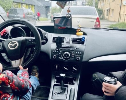 Серый Мазда 3, объемом двигателя 2 л и пробегом 200 тыс. км за 8000 $, фото 4 на Automoto.ua