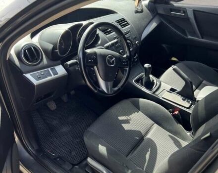 Сірий Мазда 3, об'ємом двигуна 1.6 л та пробігом 300 тис. км за 6600 $, фото 4 на Automoto.ua