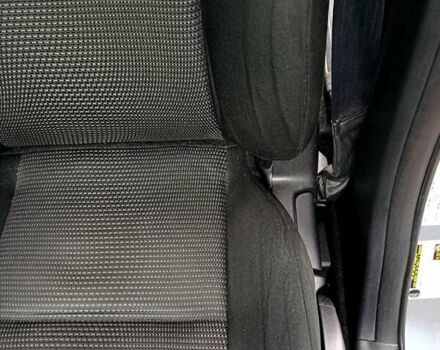 Серый Мазда 3, объемом двигателя 2 л и пробегом 156 тыс. км за 6900 $, фото 19 на Automoto.ua