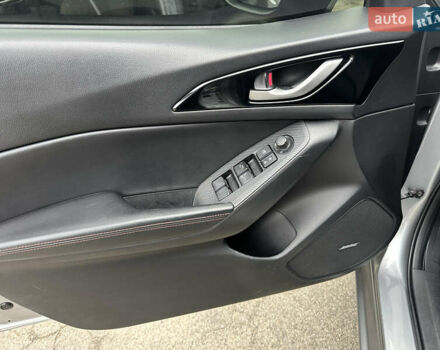 Сірий Мазда 3, об'ємом двигуна 2 л та пробігом 165 тис. км за 11600 $, фото 5 на Automoto.ua