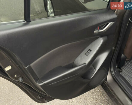 Сірий Мазда 3, об'ємом двигуна 2.19 л та пробігом 236 тис. км за 11500 $, фото 26 на Automoto.ua