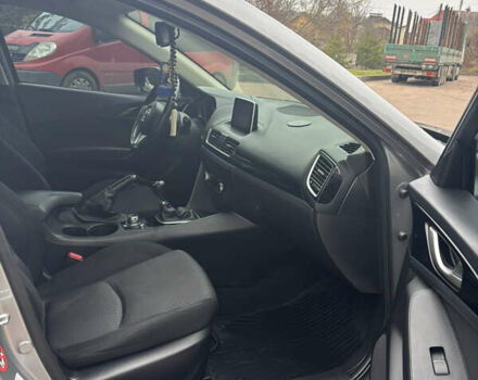 Серый Мазда 3, объемом двигателя 2.19 л и пробегом 190 тыс. км за 10300 $, фото 8 на Automoto.ua