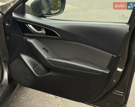 Сірий Мазда 3, об'ємом двигуна 2.19 л та пробігом 236 тис. км за 11500 $, фото 24 на Automoto.ua