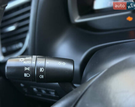 Серый Мазда 3, объемом двигателя 2.2 л и пробегом 235 тыс. км за 11900 $, фото 39 на Automoto.ua