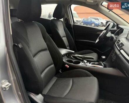 Серый Мазда 3, объемом двигателя 2 л и пробегом 80 тыс. км за 10990 $, фото 15 на Automoto.ua