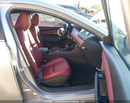Серый Мазда 3, объемом двигателя 0 л и пробегом 17 тыс. км за 12950 $, фото 9 на Automoto.ua