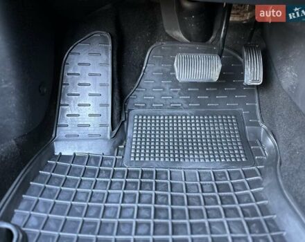 Сірий Мазда 3, об'ємом двигуна 1.6 л та пробігом 132 тис. км за 5500 $, фото 33 на Automoto.ua