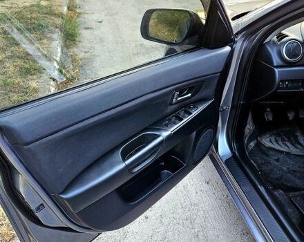 Сірий Мазда 3, об'ємом двигуна 1.6 л та пробігом 190 тис. км за 3950 $, фото 7 на Automoto.ua