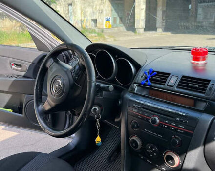 Серый Мазда 3, объемом двигателя 2 л и пробегом 330 тыс. км за 4000 $, фото 6 на Automoto.ua