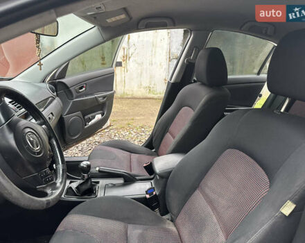 Сірий Мазда 3, об'ємом двигуна 1.6 л та пробігом 301 тис. км за 2750 $, фото 19 на Automoto.ua